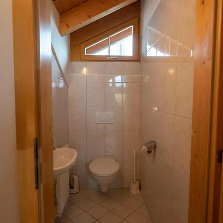 Haus Filzstein 145 25 アパート *